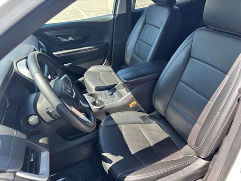 Used 2024 GMC Terrain SLT AWD/4WD image 38