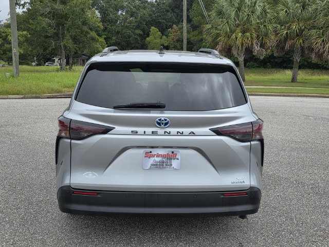 Certified 2023 Toyota Sienna XLE FWD image 3