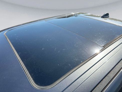 Used 2019 RAM 1500 Laramie image 32