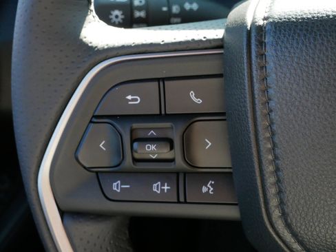 Certified 2025 Toyota 4Runner SR5 image 26