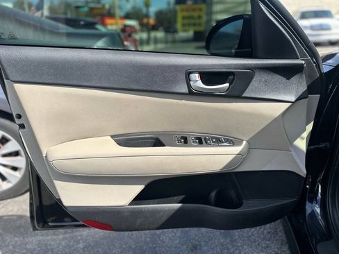Used 2018 Kia Optima LX FWD image 11