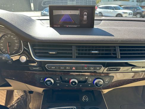 Used 2019 Audi Q7 3.0T Premium image 16