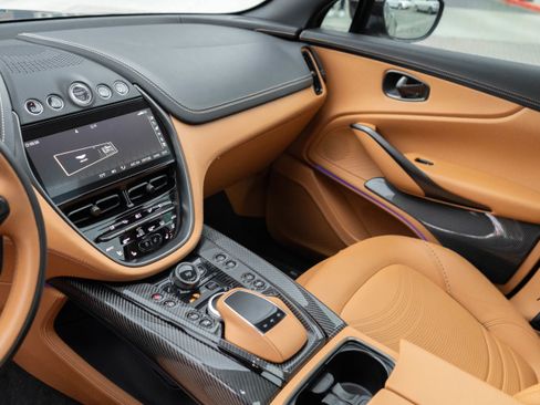 Used 2024 Aston Martin DBX 707 image 10