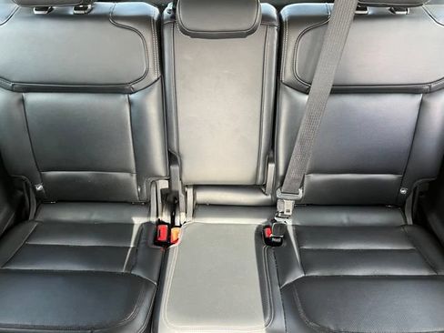 Used 2025 Ford Expedition Max Platinum AWD/4WD image 17