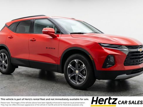 Used 2025 Chevrolet Blazer LT FWD image 1