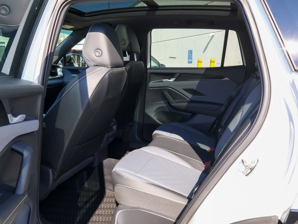 Certified 2025 Volkswagen Tiguan SE R-Line AWD/4WD image 16