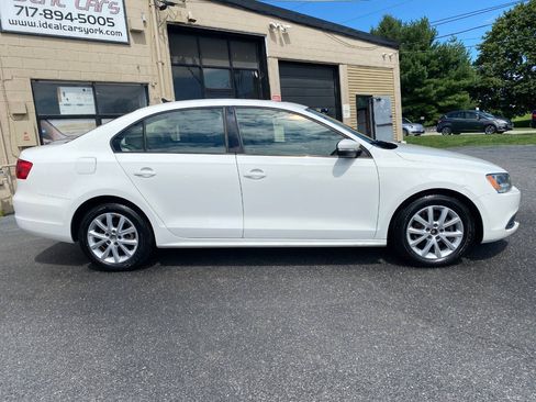 Used 2012 Volkswagen Jetta SE FWD image 2
