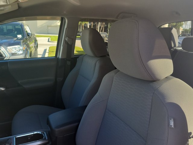 Used 2018 Toyota Tacoma SR5 RWD image 22
