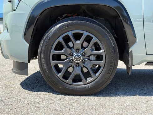 Used 2024 Toyota Sequoia Platinum AWD/4WD image 2