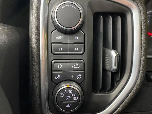Used 2019 Chevrolet Silverado 1500 High Country w/ Technology Package AWD/4WD image 23