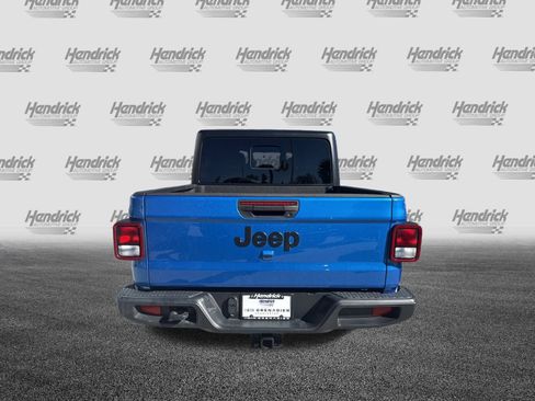 Used 2023 Jeep Gladiator Sport image 8