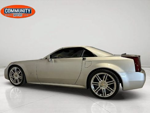 Used 2004 Cadillac XLR RWD image 4