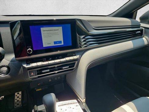 Used 2025 Toyota Camry SE w/ Convenience Package FWD image 21