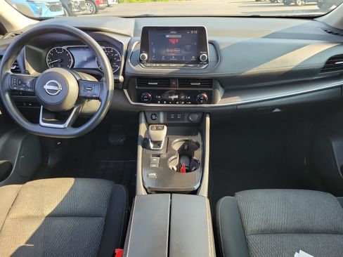 Used 2024 Nissan Rogue SV FWD image 9