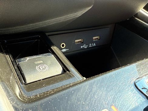 Used 2022 Subaru Outback Premium image 6