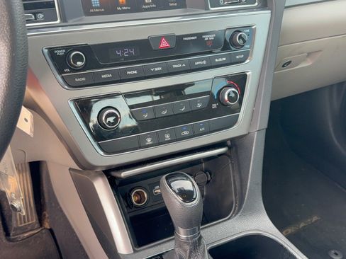 Used 2016 Hyundai Sonata SE w/ Cargo Package FWD image 21