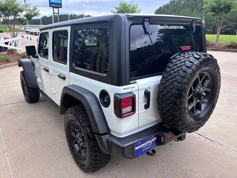 Used 2026 Jeep Wrangler Unlimited Sport AWD/4WD image 11