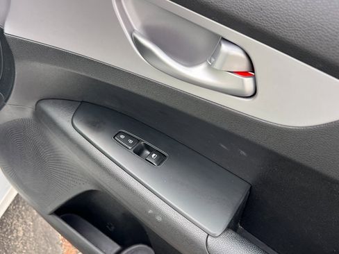 Used 2023 Kia Forte LXS w/ LXS Technology Package image 16