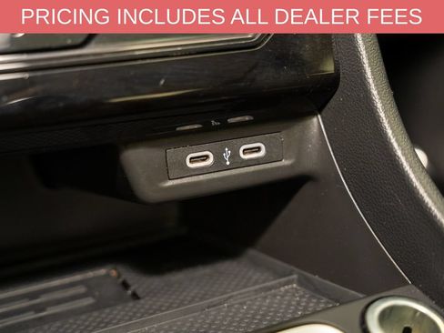 Used 2025 Volkswagen Jetta SE FWD image 15