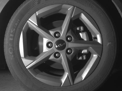 Used 2025 Kia K4 LXS FWD image 13