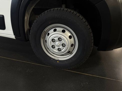 Used 2023 RAM ProMaster 2500 FWD image 13