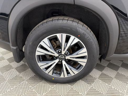 Used 2023 Nissan Rogue SV w/ SV Premium B Package image 18