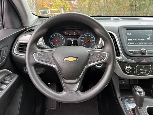 Used 2018 Chevrolet Equinox LS image 13