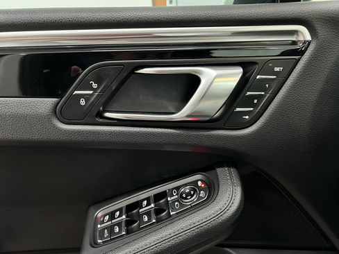 Used 2017 Porsche Macan image 27