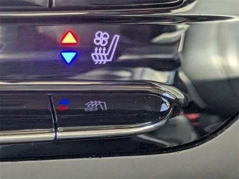 Used 2022 Buick Envision Avenir w/ Technology Package II image 22