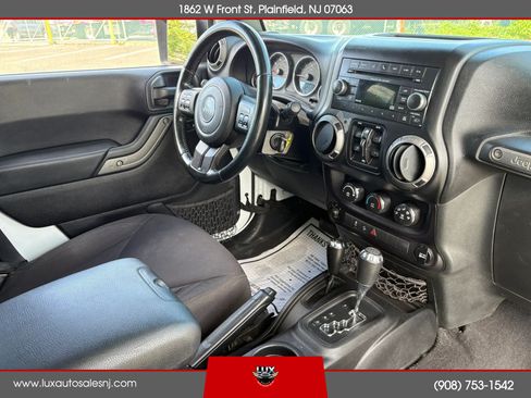 Used 2015 Jeep Wrangler Unlimited Sport w/ Quick Order Package 24S AWD/4WD image 19