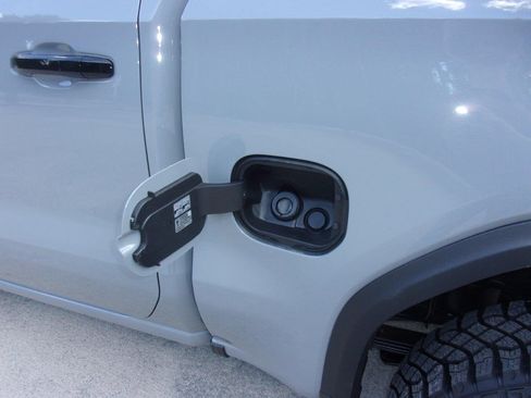 Used 2024 GMC Sierra 1500 AT4X w/ AT4X AEV Edition image 63