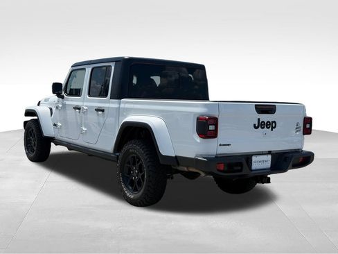 Used 2024 Jeep Gladiator Sport AWD/4WD image 3