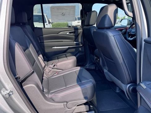 New 2026 Chevrolet Traverse Z71 w/ Driver Confidence Package AWD/4WD image 5