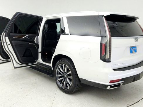 Certified 2021 Cadillac Escalade Premium Luxury Platinum image 12
