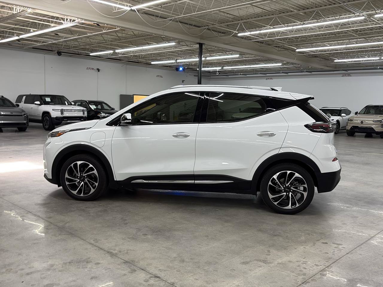 Used 2023 Chevrolet Bolt EUV Premier FWD image 12
