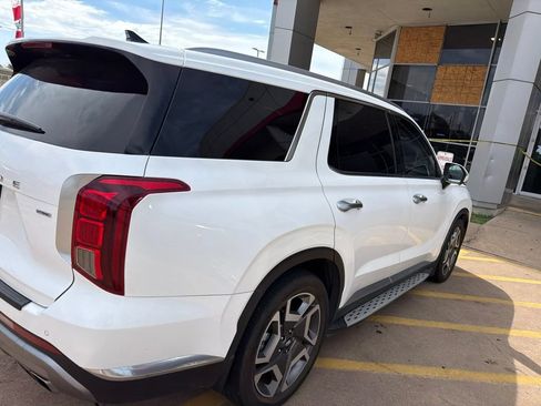 Used 2023 Hyundai Palisade Limited AWD/4WD image 2