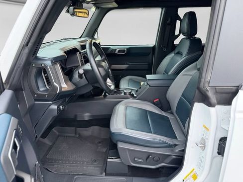 Used 2022 Ford Bronco Outer Banks w/ Sasquatch Package AWD/4WD image 12