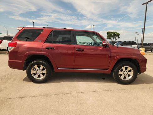 Used 2011 Toyota 4Runner SR5 AWD/4WD image 7