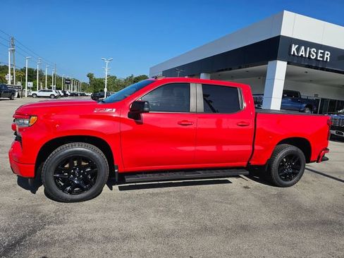 Used 2023 Chevrolet Silverado 1500 RST AWD/4WD image 2