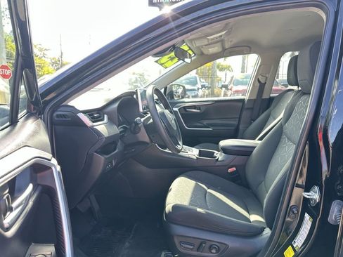 Used 2023 Toyota RAV4 XLE image 19