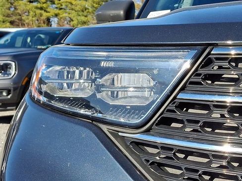 Certified 2022 Ford Explorer XLT w/ Equipment Group 202A image 10