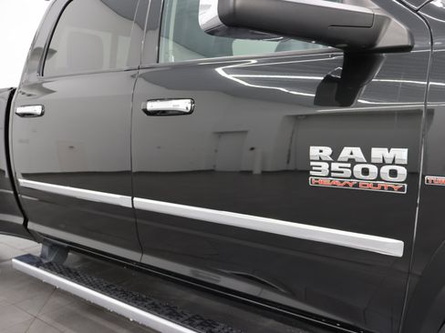 Used 2018 RAM 3500 Laramie image 25