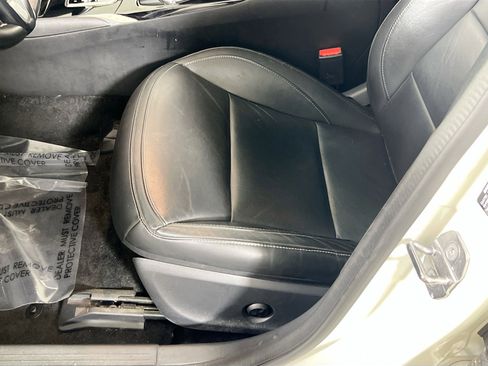 Used 2018 INFINITI QX30 AWD w/ Dark Wood Package image 19