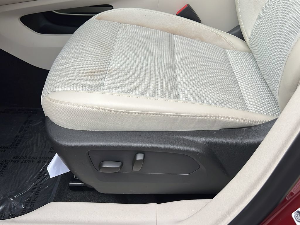 Used 2022 Buick Envision Preferred FWD image 16
