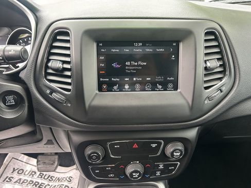 Used 2018 Jeep Compass Latitude w/ Popular Equipment Group AWD/4WD image 21