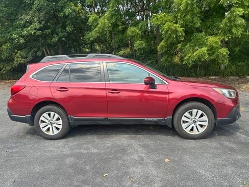 Used 2018 Subaru Outback 2.5i Premium AWD/4WD image 2