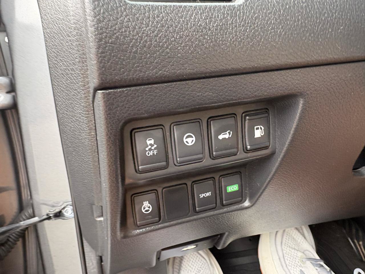 Used 2019 Nissan Rogue SL w/ Premium Package FWD image 16