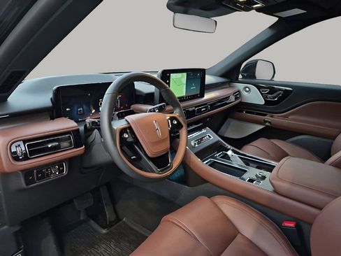 Used 2026 Lincoln Aviator Reserve w/ Luxury Package image 29