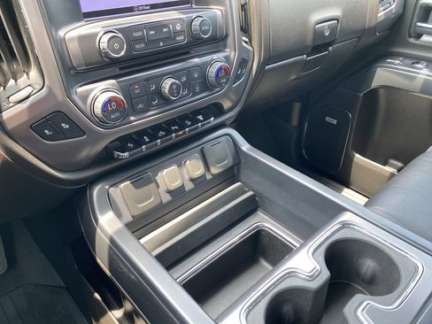 Used 2019 GMC Sierra 2500 SLT w/ Duramax Plus Package AWD/4WD image 24