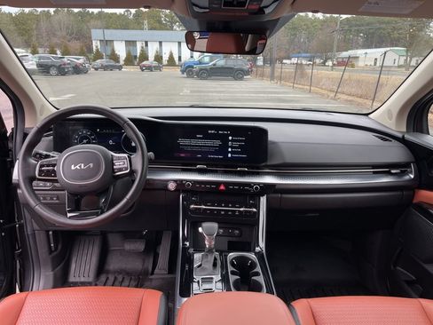 Used 2024 Kia Carnival SX Prestige FWD image 12